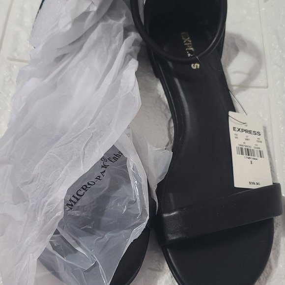 Express Shoes - Express black flat sandals